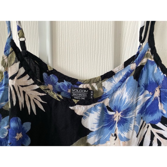 Women’s Volcom Romper - Size XS - Picture 2 of 2